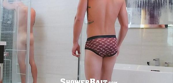  ShowerBait Shower fuck with Str8 Paul Canon and Darin Silvers